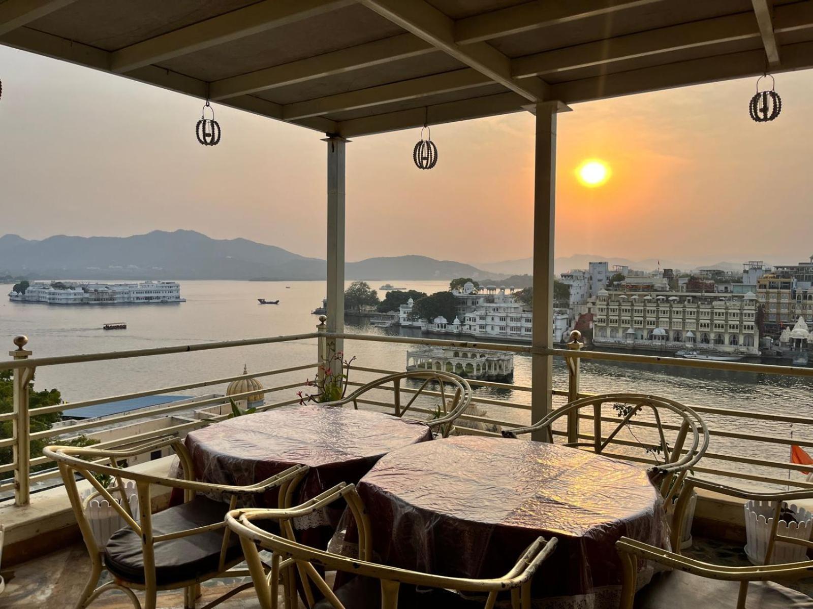 Hotel The Tiger Udaipur Exterior photo